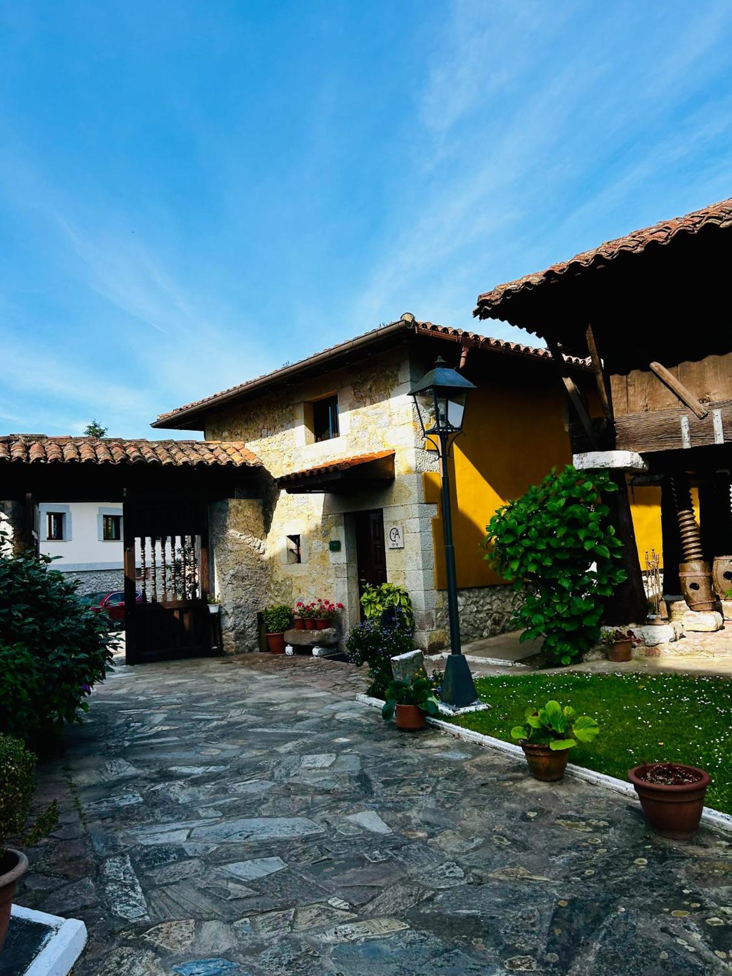 Apartamentos Rurales L'Arquera Llanes Zewnętrze zdjęcie