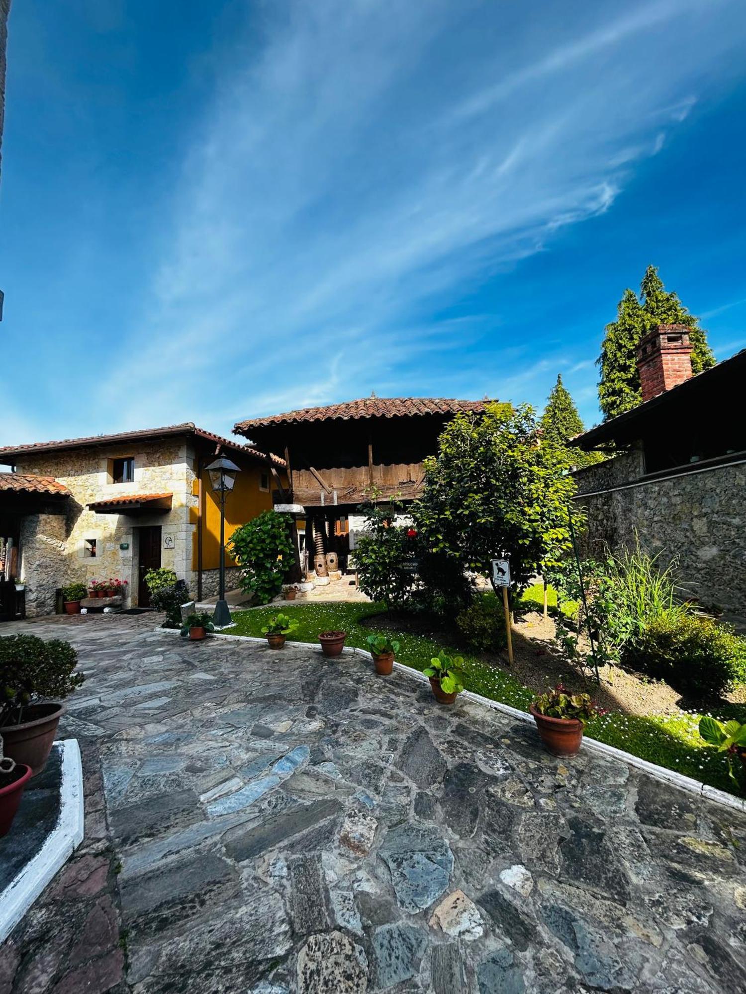 Apartamentos Rurales L'Arquera Llanes Zewnętrze zdjęcie